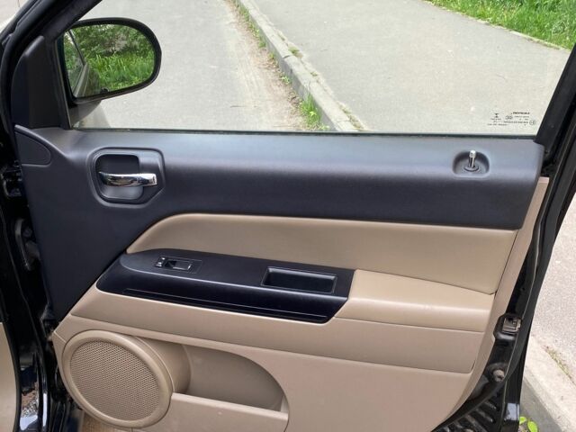 Чорний Джип Compass, об'ємом двигуна 2 л та пробігом 133 тис. км за 10000 $, фото 8 на Automoto.ua