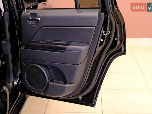 Черный Джип Компас, объемом двигателя 2.36 л и пробегом 121 тыс. км за 9900 $, фото 33 на Automoto.ua