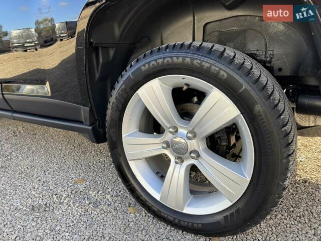 Джип Compass 2015 у Радивилове на Automoto.ua Чорний Джип Compass, об'ємом двигуна 2.36 л та пробігом 150 тис. км за 10300 $, фото 12 на Automoto.ua