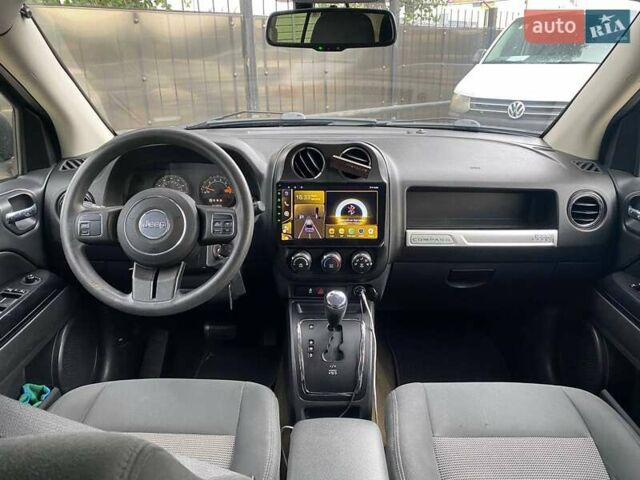 Чорний Джип Compass, об'ємом двигуна 2 л та пробігом 133 тис. км за 10290 $, фото 12 на Automoto.ua