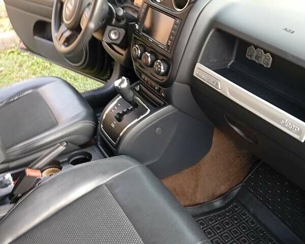 Чорний Джип Compass, об'ємом двигуна 2.36 л та пробігом 240 тис. км за 10000 $, фото 42 на Automoto.ua