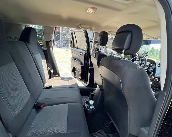 Черный Джип Компас, объемом двигателя 2.36 л и пробегом 123 тыс. км за 10700 $, фото 2 на Automoto.ua