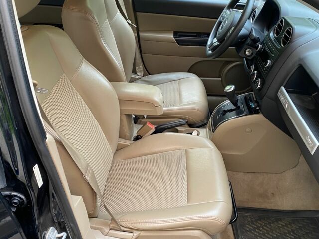 Чорний Джип Compass, об'ємом двигуна 2 л та пробігом 133 тис. км за 10000 $, фото 5 на Automoto.ua