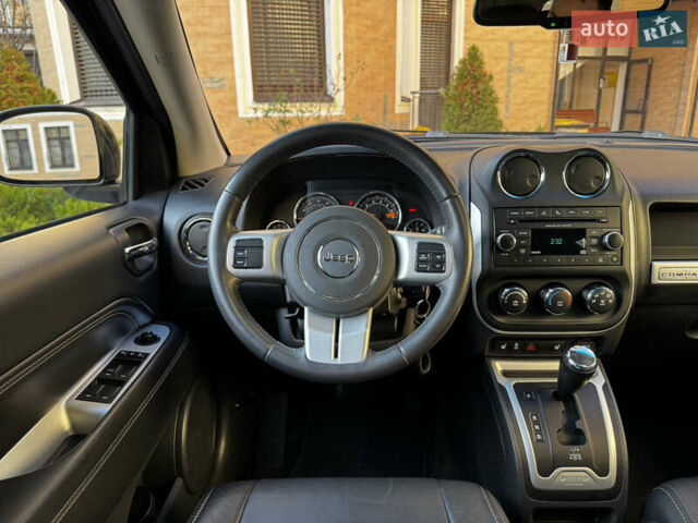 Черный Джип Компас, объемом двигателя 2 л и пробегом 129 тыс. км за 10900 $, фото 21 на Automoto.ua
