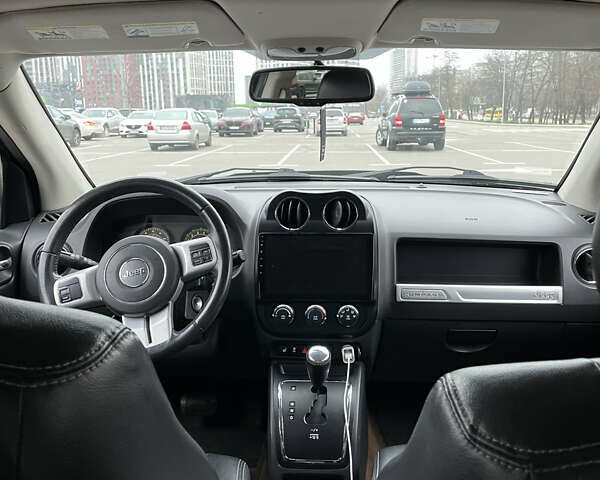 Чорний Джип Compass, об'ємом двигуна 2.4 л та пробігом 211 тис. км за 11500 $, фото 2 на Automoto.ua