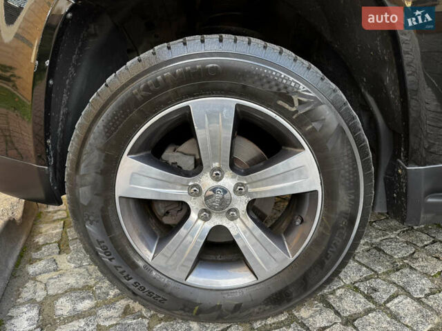 Черный Джип Компас, объемом двигателя 2 л и пробегом 129 тыс. км за 10900 $, фото 24 на Automoto.ua