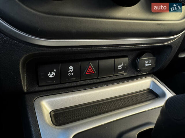 Черный Джип Компас, объемом двигателя 2 л и пробегом 129 тыс. км за 10900 $, фото 18 на Automoto.ua