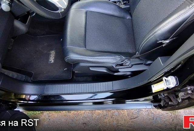 Чорний Джип Compass, об'ємом двигуна 2.4 л та пробігом 146 тис. км за 11450 $, фото 8 на Automoto.ua