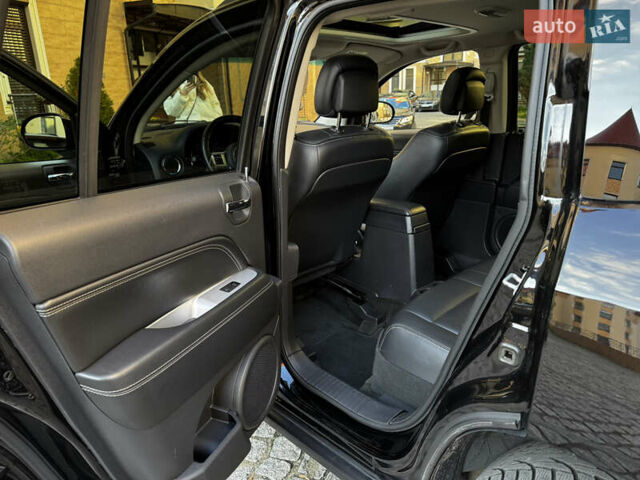 Черный Джип Компас, объемом двигателя 2 л и пробегом 129 тыс. км за 10900 $, фото 16 на Automoto.ua