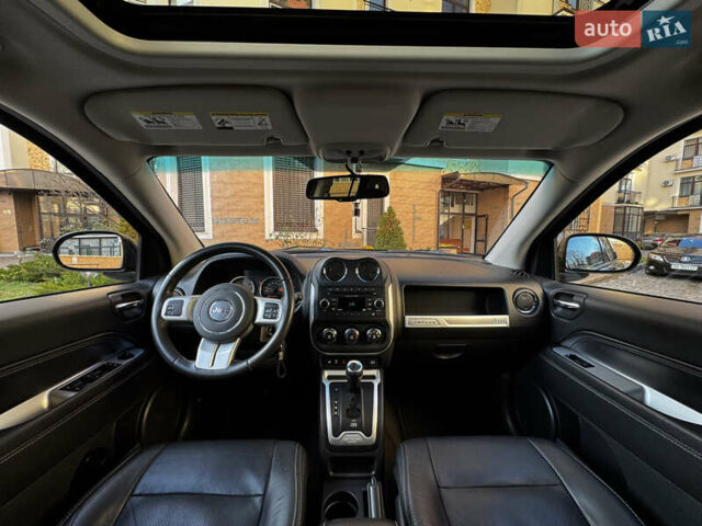 Черный Джип Компас, объемом двигателя 2 л и пробегом 129 тыс. км за 10900 $, фото 10 на Automoto.ua