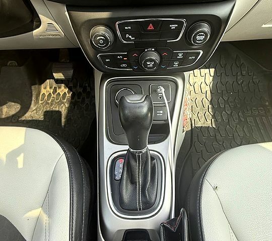 Чорний Джип Compass, об'ємом двигуна 2.4 л та пробігом 155 тис. км за 15500 $, фото 3 на Automoto.ua