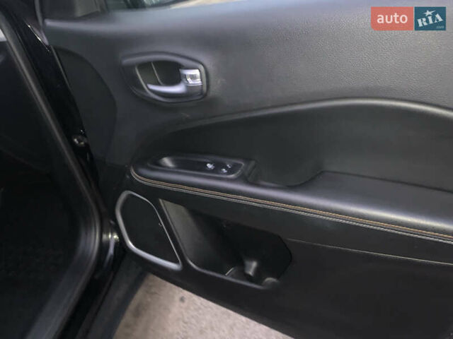 Черный Джип Компас, объемом двигателя 0 л и пробегом 177 тыс. км за 14200 $, фото 22 на Automoto.ua