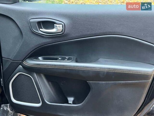 Черный Джип Компас, объемом двигателя 2.4 л и пробегом 74 тыс. км за 17340 $, фото 14 на Automoto.ua