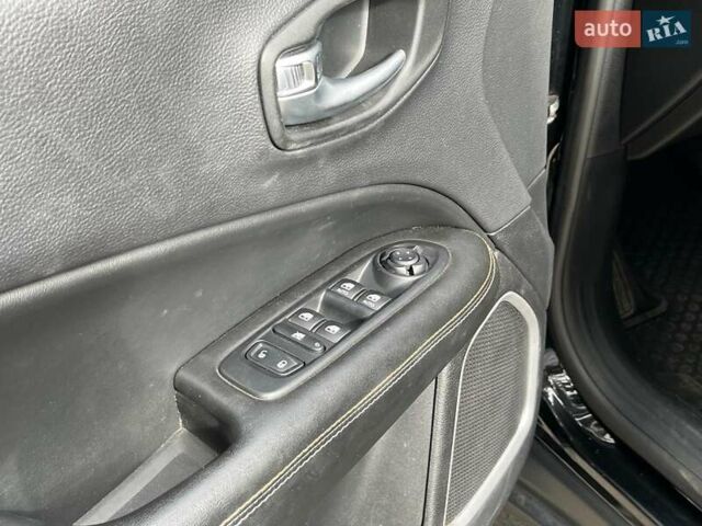 Чорний Джип Compass, об'ємом двигуна 2.4 л та пробігом 93 тис. км за 15290 $, фото 32 на Automoto.ua