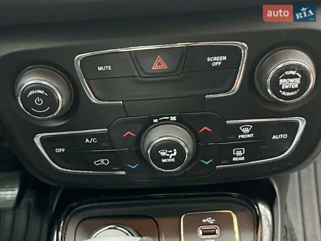 Черный Джип Компас, объемом двигателя 2.4 л и пробегом 74 тыс. км за 17340 $, фото 19 на Automoto.ua