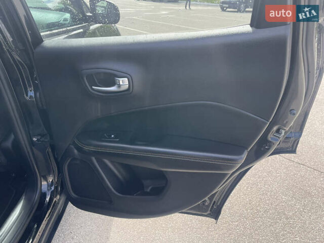 Черный Джип Компас, объемом двигателя 2.4 л и пробегом 48 тыс. км за 15550 $, фото 18 на Automoto.ua