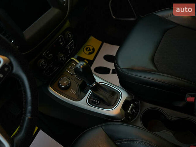 Черный Джип Компас, объемом двигателя 2.36 л и пробегом 89 тыс. км за 16000 $, фото 12 на Automoto.ua