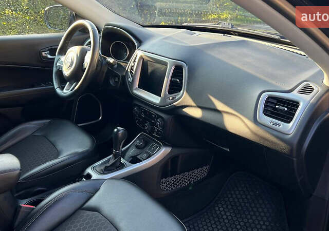 Джип Компас 2017 в Ивано-Франковске на Automoto.ua Черный Джип Компас, объемом двигателя 2.36 л и пробегом 72 тыс. км за 14950 $, фото 10 на Automoto.ua