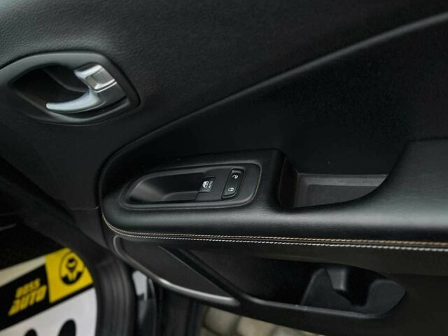 Черный Джип Компас, объемом двигателя 2.4 л и пробегом 89 тыс. км за 16000 $, фото 20 на Automoto.ua