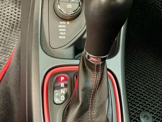 Чорний Джип Compass, об'ємом двигуна 2.4 л та пробігом 145 тис. км за 16899 $, фото 10 на Automoto.ua