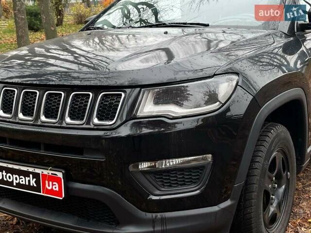Черный Джип Компас, объемом двигателя 2.4 л и пробегом 93 тыс. км за 13990 $, фото 3 на Automoto.ua