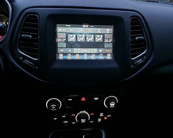 Черный Джип Компас, объемом двигателя 2.36 л и пробегом 98 тыс. км за 12800 $, фото 63 на Automoto.ua