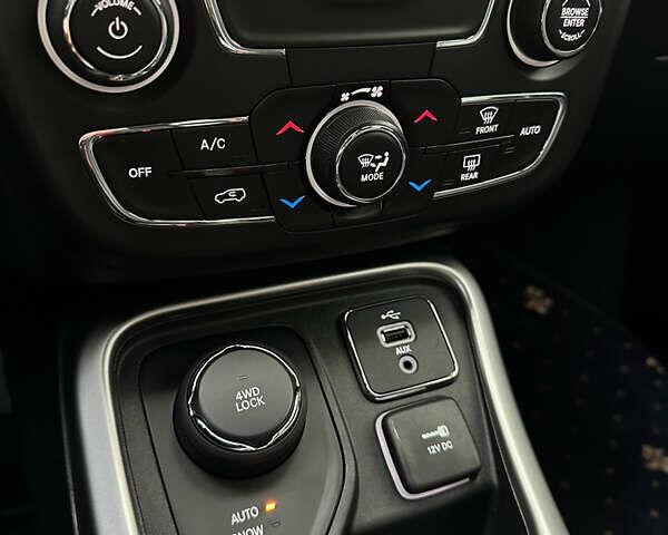 Чорний Джип Compass, об'ємом двигуна 2.4 л та пробігом 88 тис. км за 15500 $, фото 10 на Automoto.ua