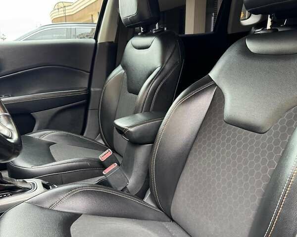 Черный Джип Компас, объемом двигателя 2.36 л и пробегом 120 тыс. км за 12900 $, фото 14 на Automoto.ua