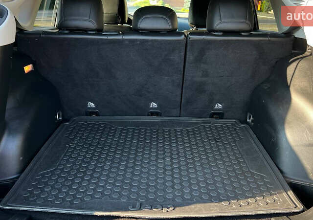 Чорний Джип Compass, об'ємом двигуна 2.4 л та пробігом 72 тис. км за 14000 $, фото 21 на Automoto.ua