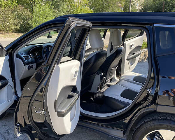 Черный Джип Компас, объемом двигателя 2.36 л и пробегом 105 тыс. км за 14000 $, фото 6 на Automoto.ua