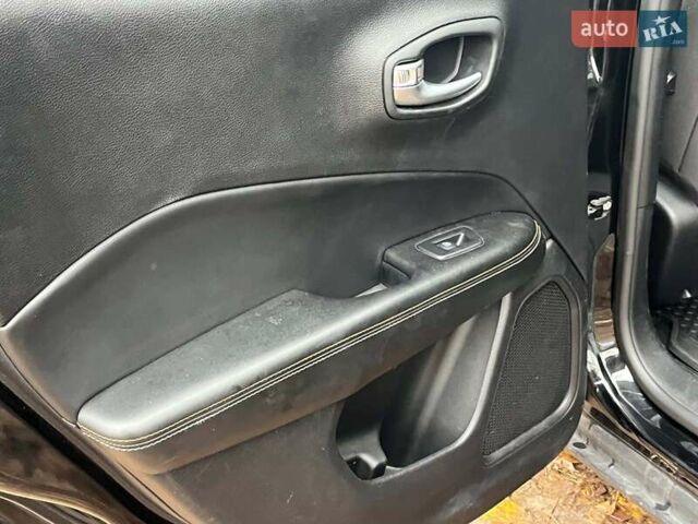 Черный Джип Компас, объемом двигателя 2.4 л и пробегом 93 тыс. км за 13990 $, фото 25 на Automoto.ua