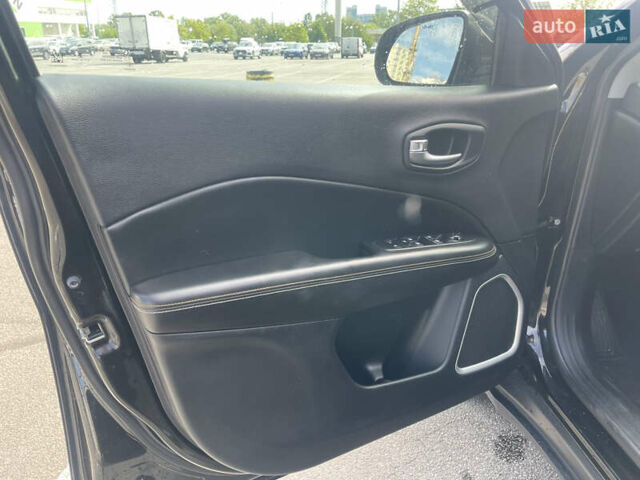 Черный Джип Компас, объемом двигателя 2.4 л и пробегом 48 тыс. км за 15550 $, фото 11 на Automoto.ua