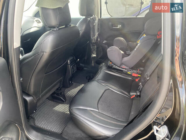 Черный Джип Компас, объемом двигателя 2.4 л и пробегом 55 тыс. км за 16000 $, фото 5 на Automoto.ua