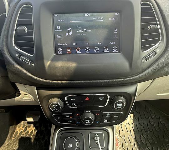 Чорний Джип Compass, об'ємом двигуна 2.4 л та пробігом 155 тис. км за 15500 $, фото 5 на Automoto.ua