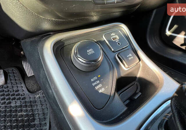 Чорний Джип Compass, об'ємом двигуна 2.4 л та пробігом 72 тис. км за 14000 $, фото 13 на Automoto.ua