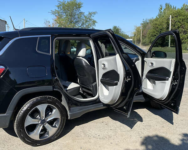 Черный Джип Компас, объемом двигателя 2.36 л и пробегом 105 тыс. км за 14000 $, фото 3 на Automoto.ua