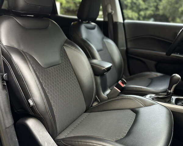 Чорний Джип Compass, об'ємом двигуна 2.4 л та пробігом 88 тис. км за 15500 $, фото 12 на Automoto.ua
