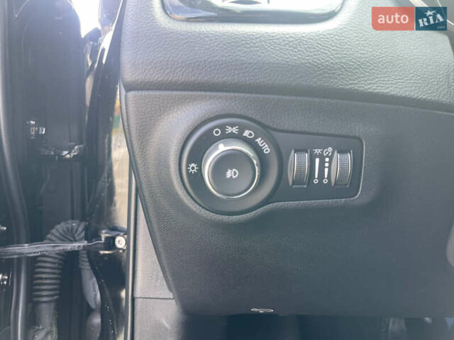 Черный Джип Компас, объемом двигателя 2.4 л и пробегом 48 тыс. км за 15550 $, фото 10 на Automoto.ua