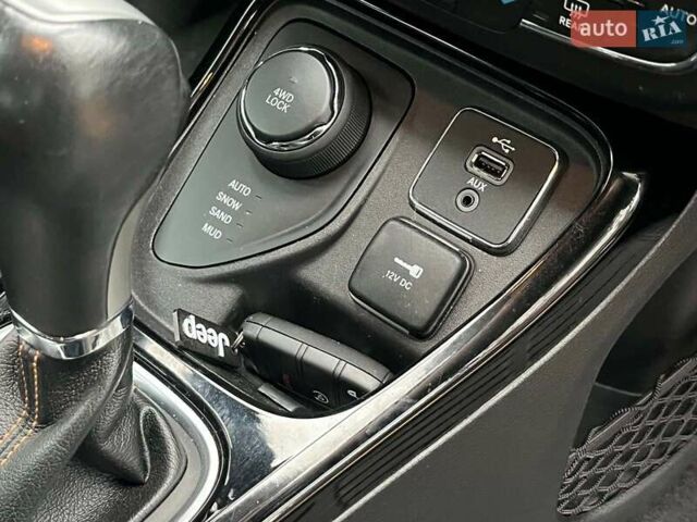 Черный Джип Компас, объемом двигателя 2.4 л и пробегом 74 тыс. км за 17340 $, фото 18 на Automoto.ua
