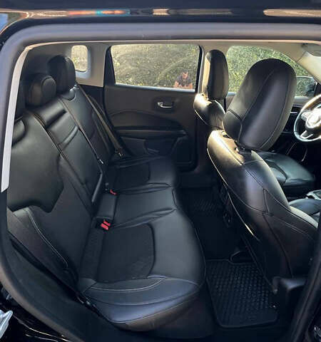 Джип Компас 2017 в Ивано-Франковске на Automoto.ua Черный Джип Компас, объемом двигателя 2.36 л и пробегом 72 тыс. км за 14950 $, фото 15 на Automoto.ua