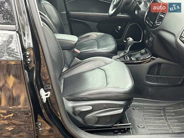 Черный Джип Компас, объемом двигателя 2.4 л и пробегом 74 тыс. км за 17340 $, фото 16 на Automoto.ua