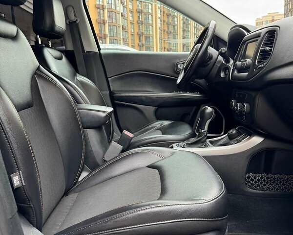 Черный Джип Компас, объемом двигателя 2.36 л и пробегом 120 тыс. км за 12900 $, фото 10 на Automoto.ua