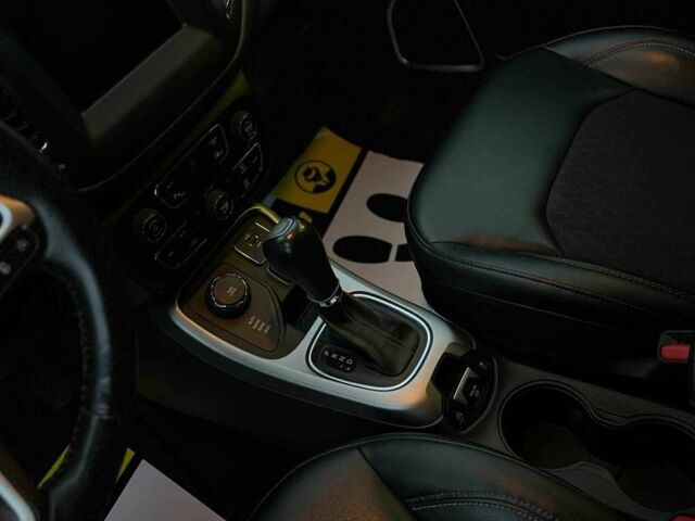 Черный Джип Компас, объемом двигателя 2.4 л и пробегом 89 тыс. км за 16000 $, фото 12 на Automoto.ua