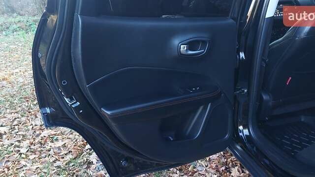 Черный Джип Компас, объемом двигателя 2.4 л и пробегом 99 тыс. км за 14300 $, фото 15 на Automoto.ua