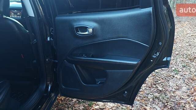 Черный Джип Компас, объемом двигателя 2.4 л и пробегом 99 тыс. км за 14300 $, фото 18 на Automoto.ua