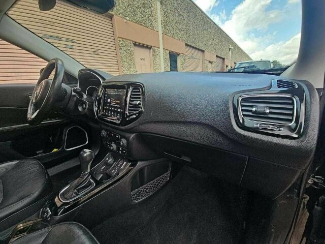 Черный Джип Компас, объемом двигателя 0 л и пробегом 72 тыс. км за 10800 $, фото 9 на Automoto.ua