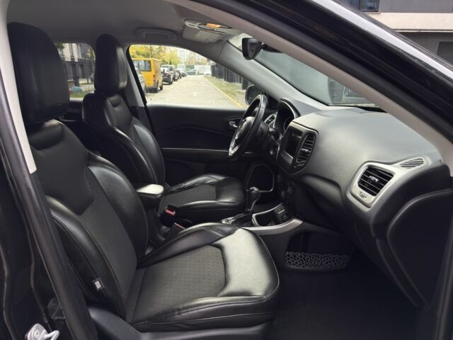 Джип Компас 2018 в Ивано-Франковске на Automoto.ua Черный Джип Компас, объемом двигателя 2.4 л и пробегом 100 тыс. км за 13499 $, фото 19 на Automoto.ua