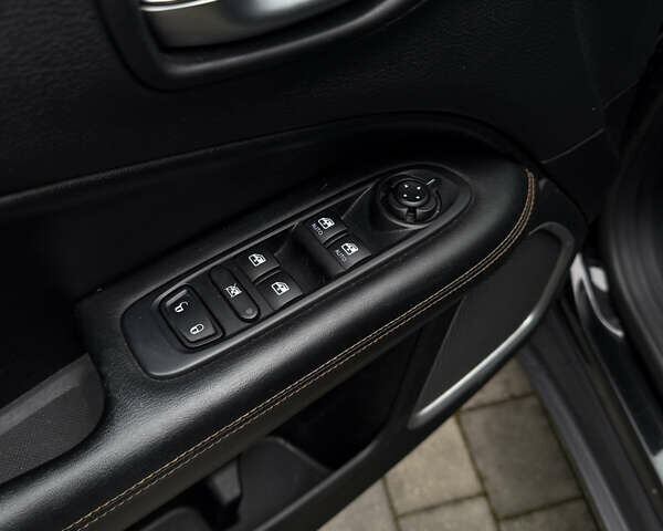 Черный Джип Компас, объемом двигателя 2.4 л и пробегом 58 тыс. км за 16300 $, фото 13 на Automoto.ua