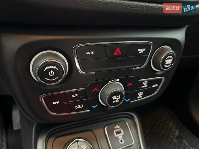 Чорний Джип Compass, об'ємом двигуна 2.4 л та пробігом 122 тис. км за 16377 $, фото 27 на Automoto.ua