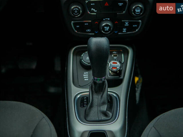 Чорний Джип Compass, об'ємом двигуна 2.4 л та пробігом 33 тис. км за 15590 $, фото 23 на Automoto.ua